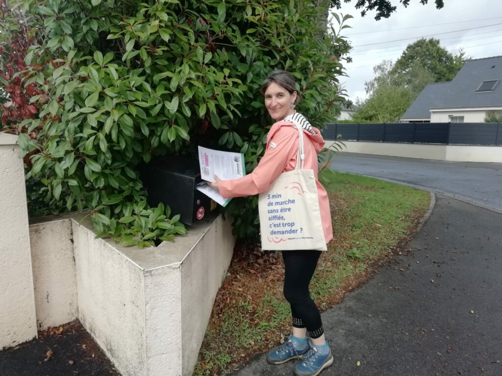 Distribution de la lettre aux Lucéens