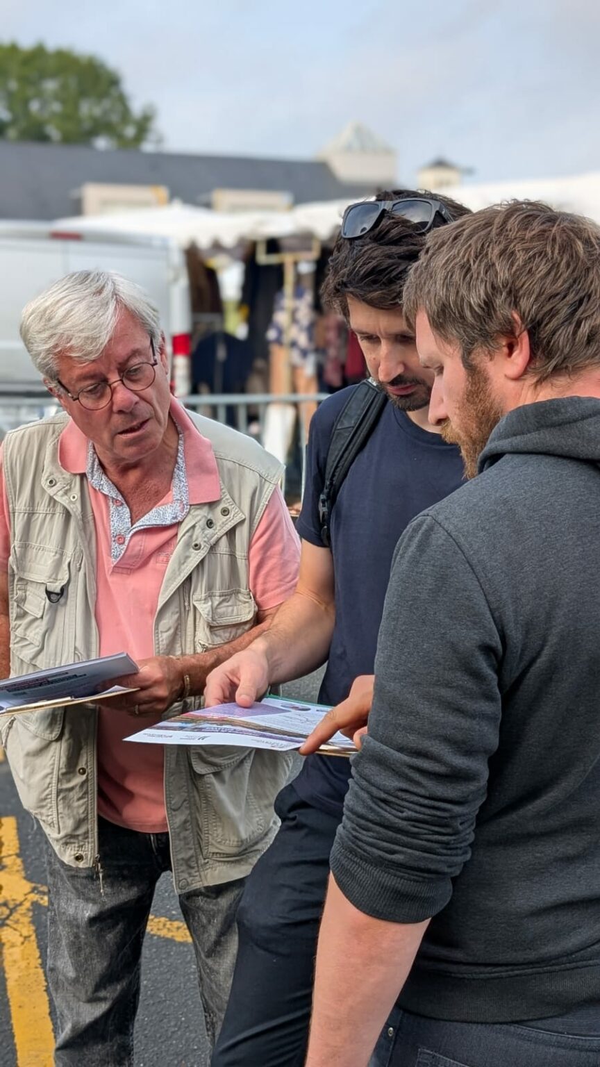Sur le marché pour faire découvrir le questionnaire